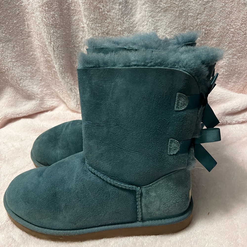 Size 8 Bailey boot green uggs